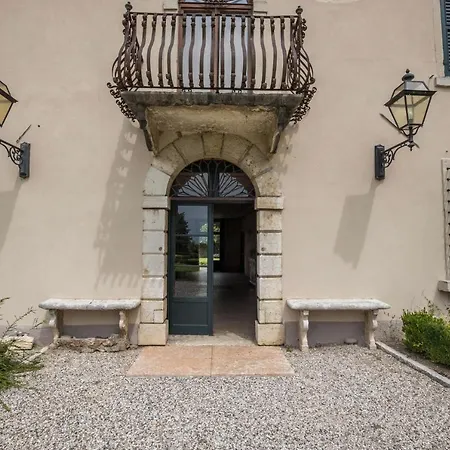 Romantico Appartamento Nel Castello Apartment Cola (Verona)