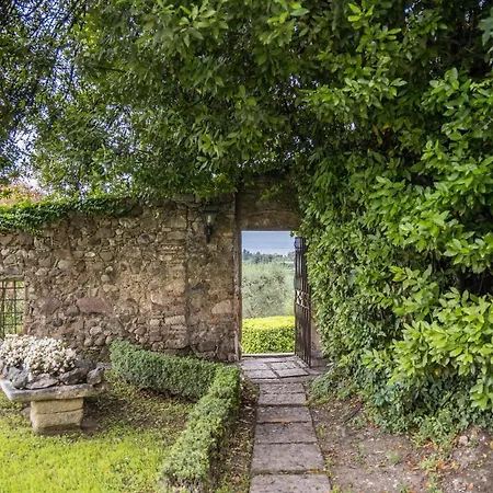 Romantico Appartamento Nel Castello Apartment *