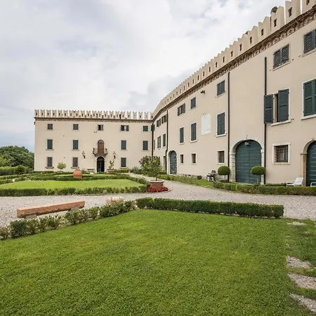 Apartment Romantico Appartamento Nel Castello *