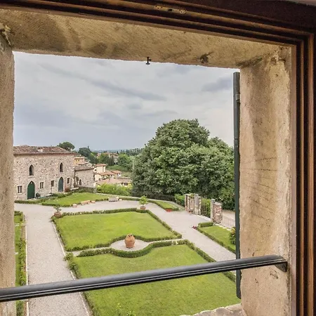 Romantico Appartamento Nel Castello Apartment Cola (Verona)