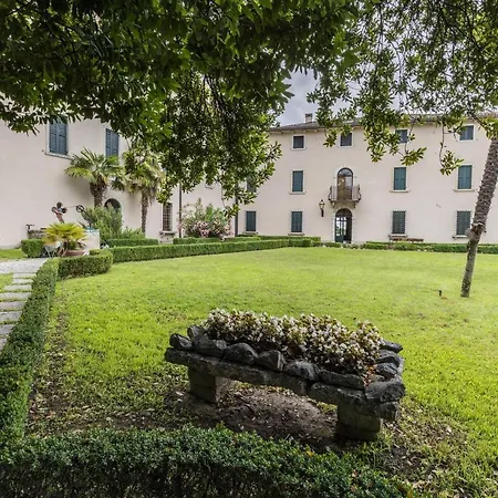 아파트 Romantico Appartamento Nel Castello 콜라